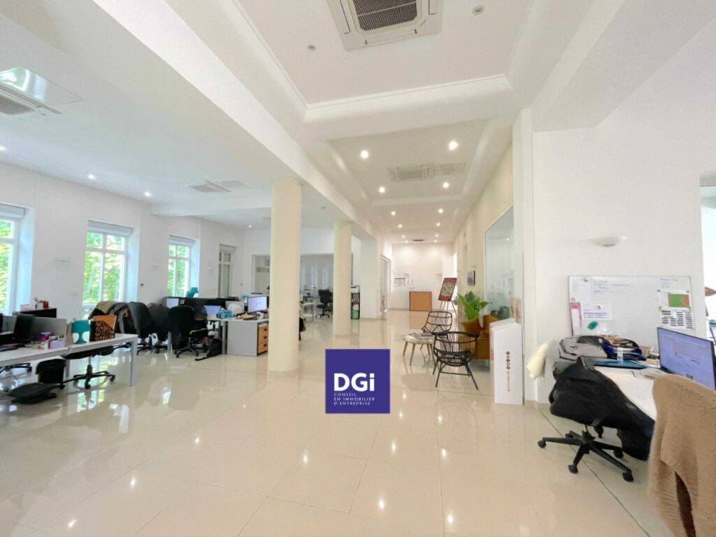 bureaux standing a louer nimes