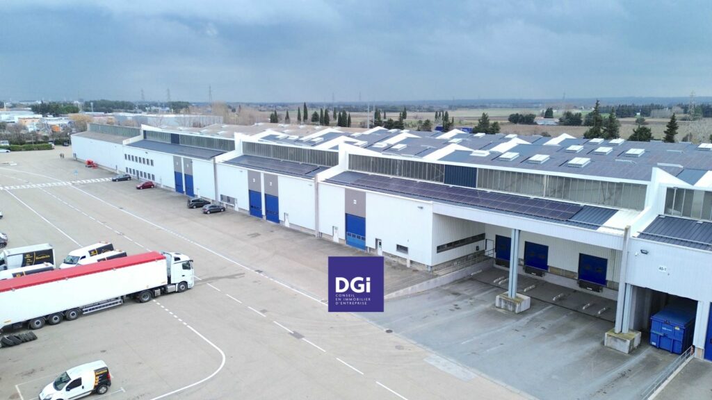 vue aerienne entrepots logistiques mas cheylon nimes