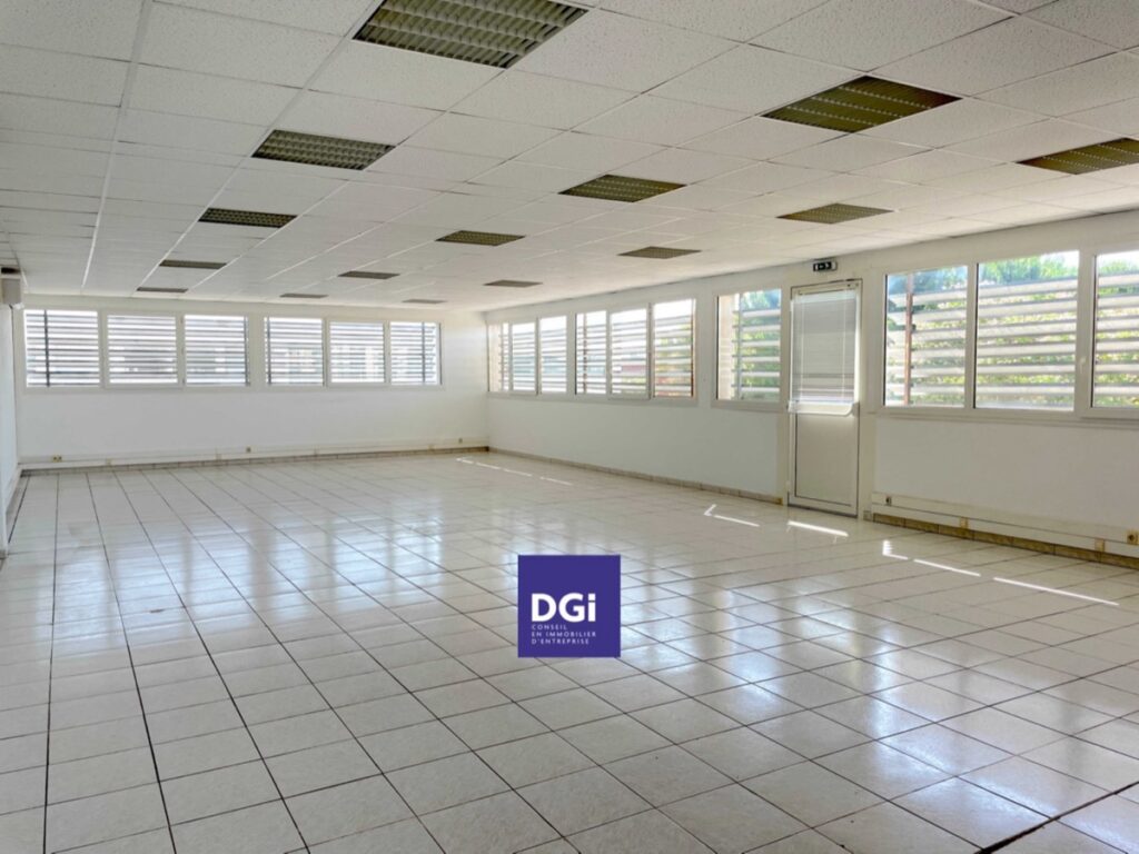 local professionnel nimes