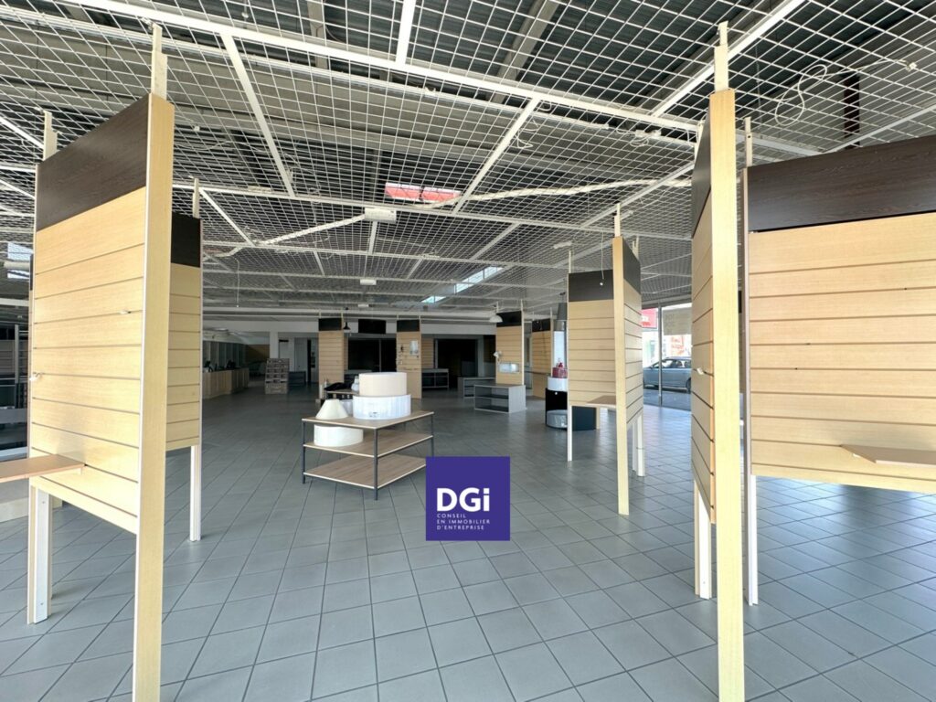 local commercial a louer nimes