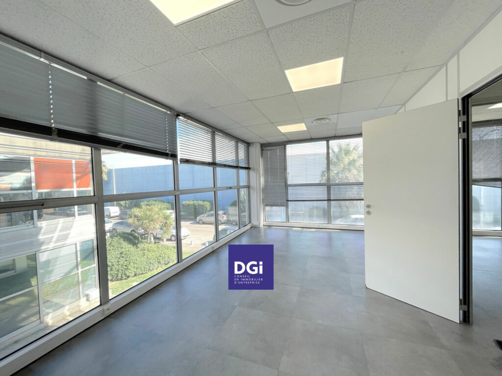 bureau lumineux à louer nimes ville active