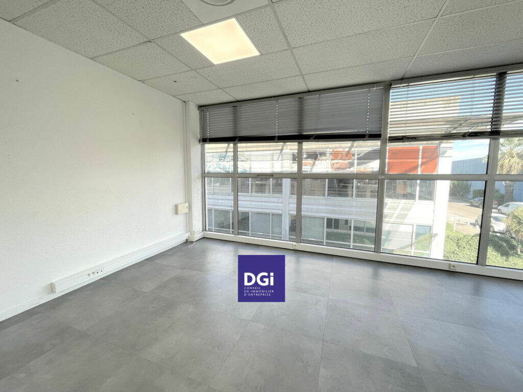 bureau a louer ville active nimes