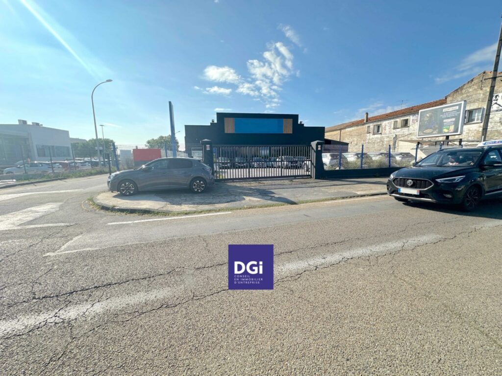 loué local commercial nimes