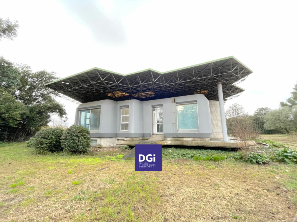 A VENDRE, Locaux professionnels à NIMES – 2143185-0V