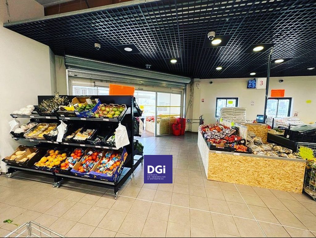 Location commerce Nîmes