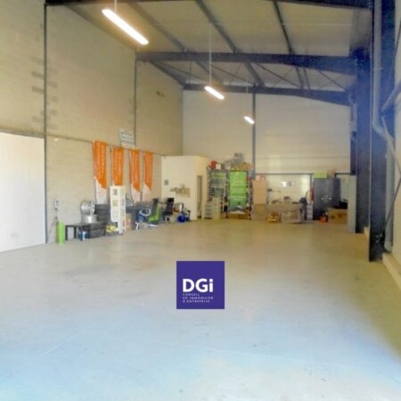 location commerce entrepot nimes
