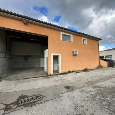 A LOUER, Locaux d&rsquo;activités à CAVEIRAC – 1451696-0L