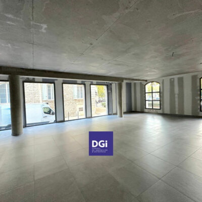 A LOUER, Bureaux à NIMES – 1429905-0L