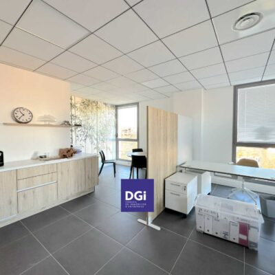 MD_bureaux_a_louer_nimes2_c982a245b17f4f2ca274e3c3fd5af18e.jpg