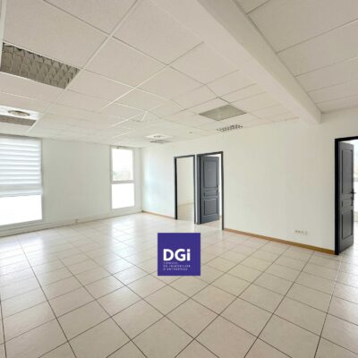 MD_bureaux_a_louer_nimes8_2a55d041c8c448b8aba7f611737f3f2a.jpg