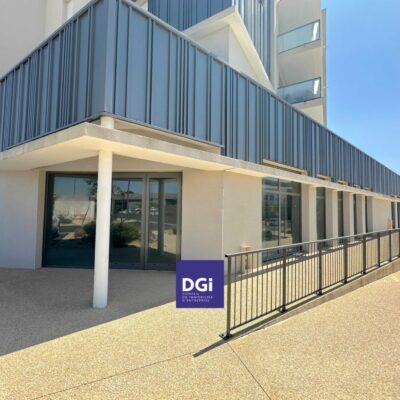 A VENDRE OU A LOUER, Locaux commerciaux à LES ANGLES – 1387470-0