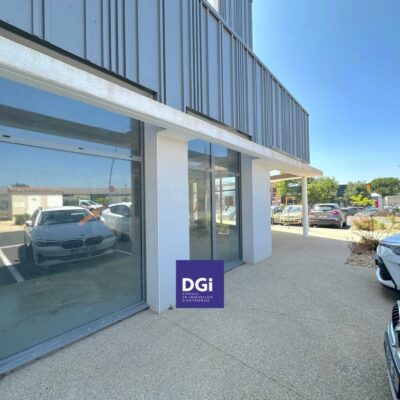 A VENDRE OU A LOUER, Locaux commerciaux à LES ANGLES – 1387470-0