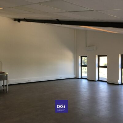 A LOUER, Locaux commerciaux à CAISSARGUES – 2172469-0L