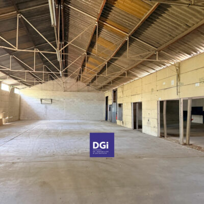 A LOUER, Locaux d&rsquo;activités à NIMES – 2176743-0L
