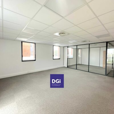 MD_location-bureau-nimes-salvador-allende-100m2_c3c5499ada0843e2bd1bbc50bf5d3831.jpg