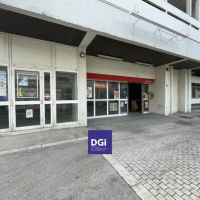 A LOUER, Locaux commerciaux à NIMES – 1346861-0L