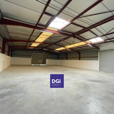 A LOUER, Entrepôts à NIMES – 1120839-0L