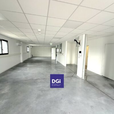 A LOUER, Bureaux à GALLARGUES LE MONTUEUX – 1410414-0L