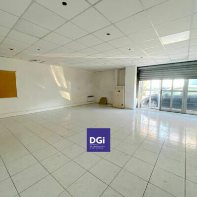 A LOUER, Locaux d&rsquo;activités à NIMES – 2095865-0L